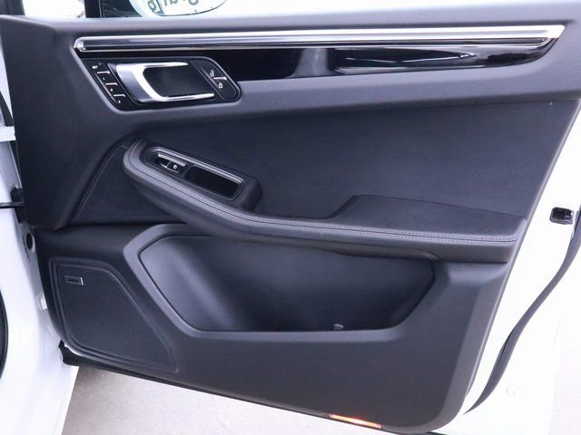 New 2024 Porsche Macan image 21