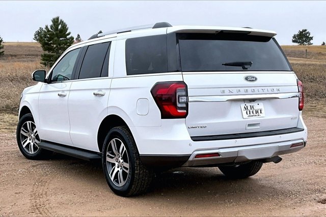 Used 2024 Ford Expedition Limited AWD/4WD image 4