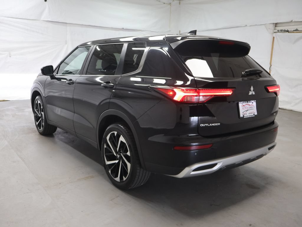 Used 2024 Mitsubishi Outlander SE FWD image 5