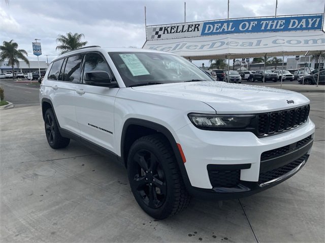 Used 2022 Jeep Grand Cherokee L Laredo image 2