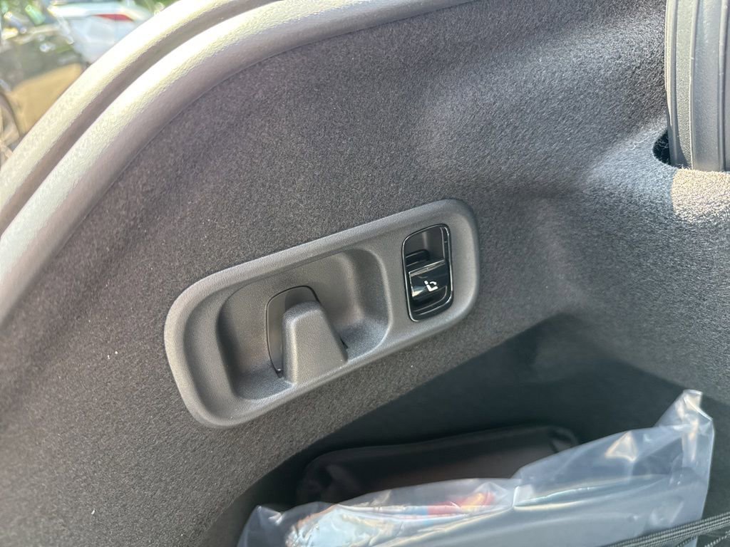 New 2025 Mercedes-Benz C 300 4MATIC Sedan image 30