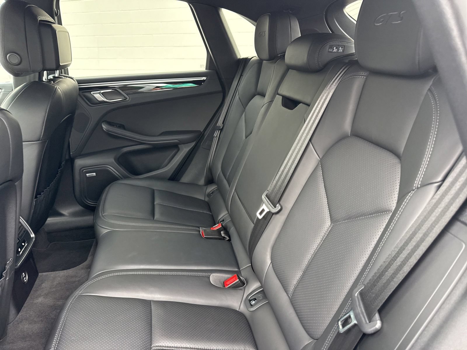 Used 2021 Porsche Macan GTS AWD/4WD image 17