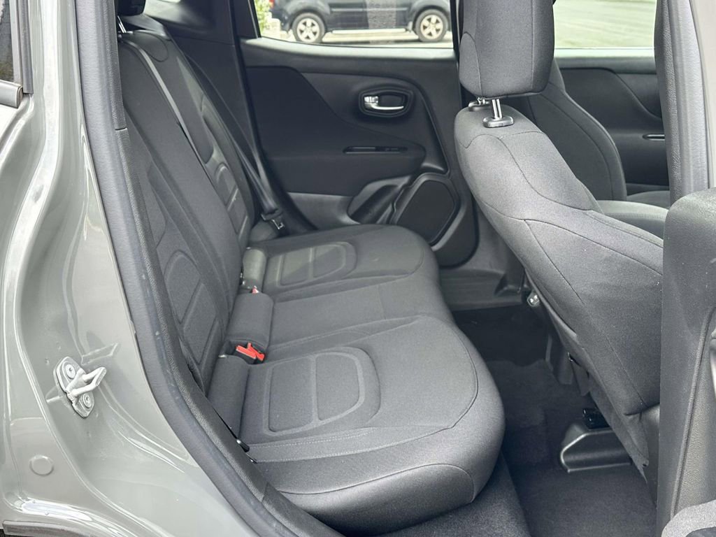 Used 2021 Jeep Renegade Latitude image 7