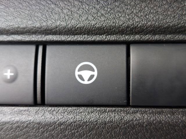 Used 2024 Nissan Pathfinder SV FWD image 35