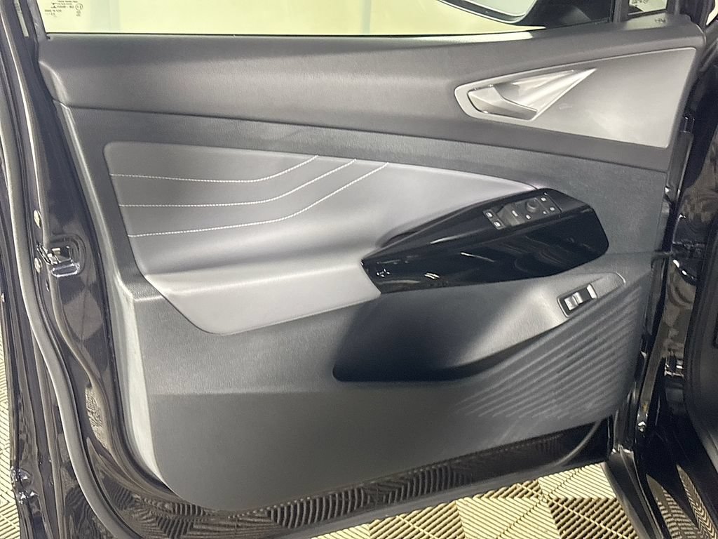 Certified 2023 Volkswagen ID.4 Pro S AWD/4WD image 11