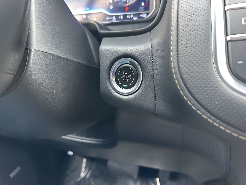 Used 2023 Chevrolet Suburban Premier image 18