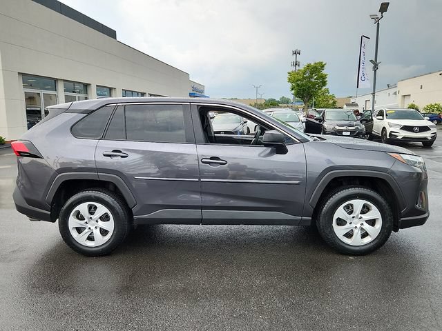 Used 2024 Toyota RAV4 LE AWD/4WD image 7