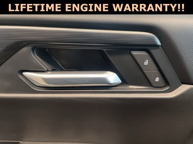 Used 2025 GMC Acadia Elevation image 13