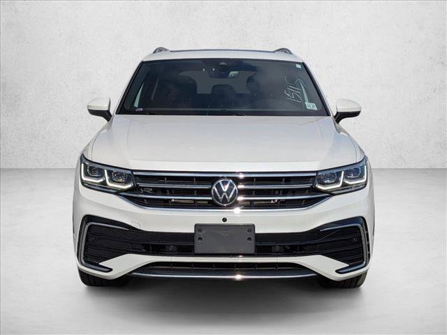 Used 2023 Volkswagen Tiguan SEL R-Line image 2