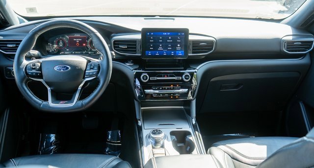 Used 2022 Ford Explorer ST w/ ST Street Pack image 17