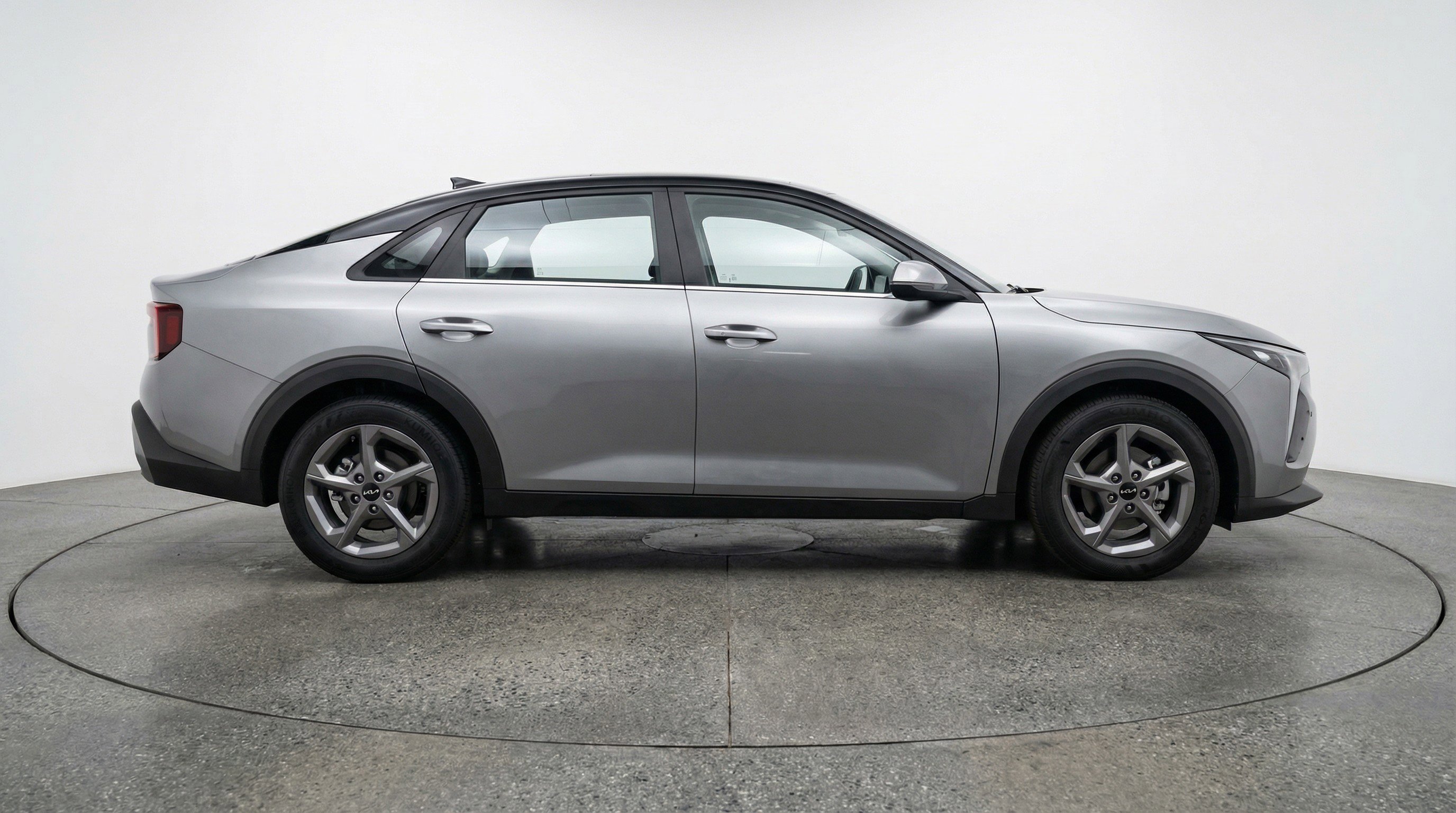 Used 2025 Kia K4 LXS image 11
