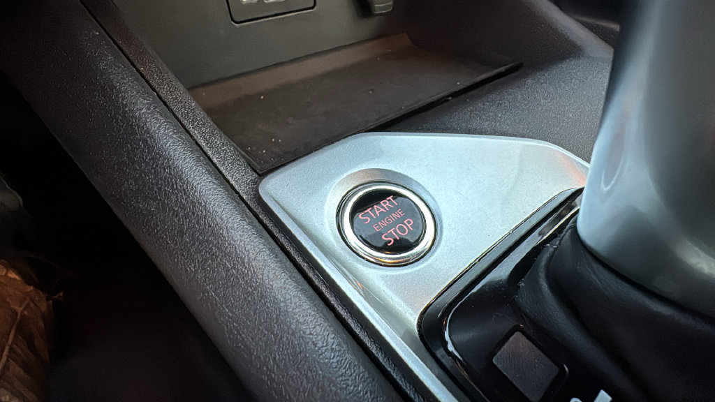 Used 2025 Nissan Altima 2.5 SV FWD image 19