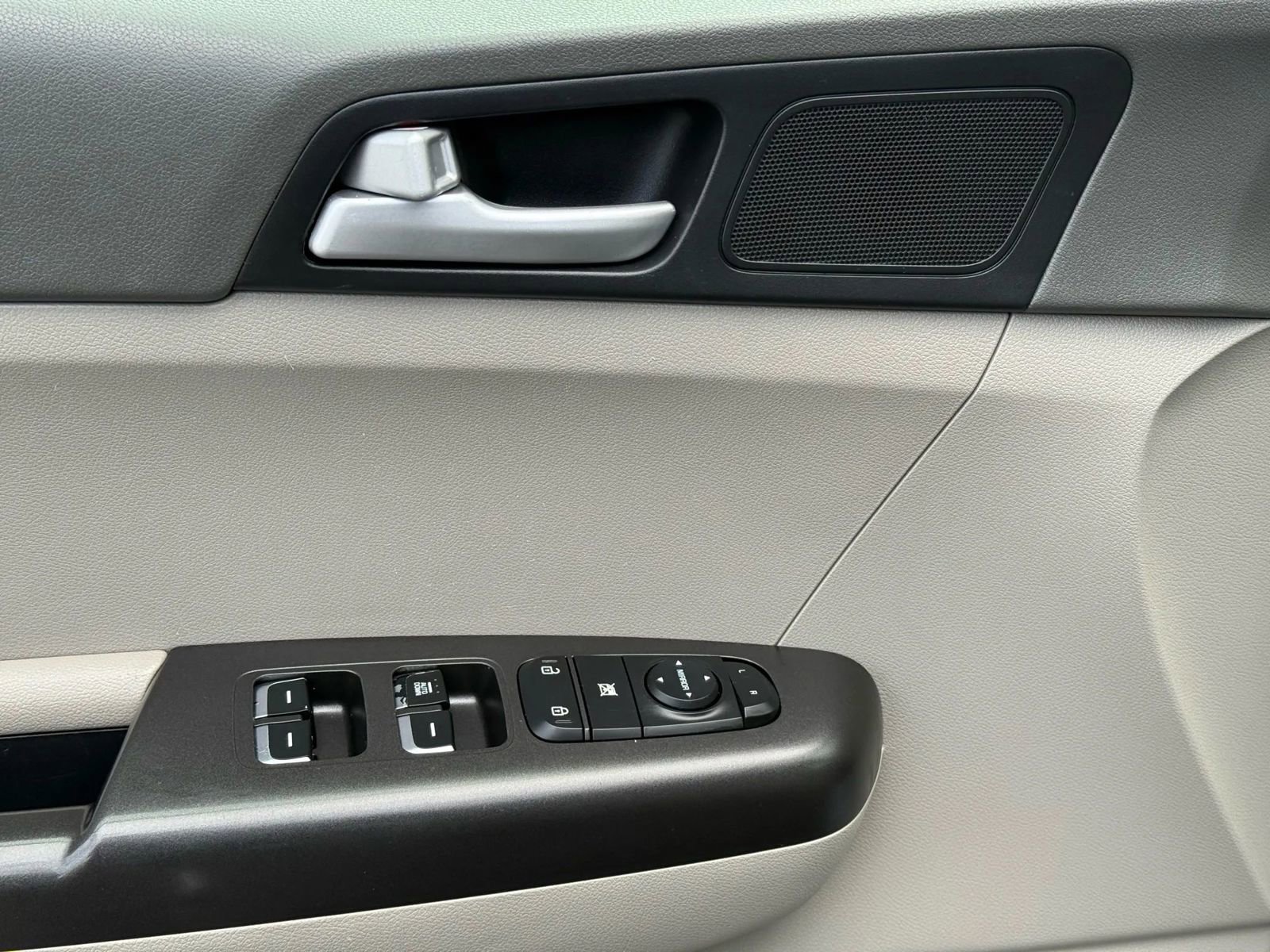 Used 2017 Kia Sportage LX w/ LX Popular Package image 17