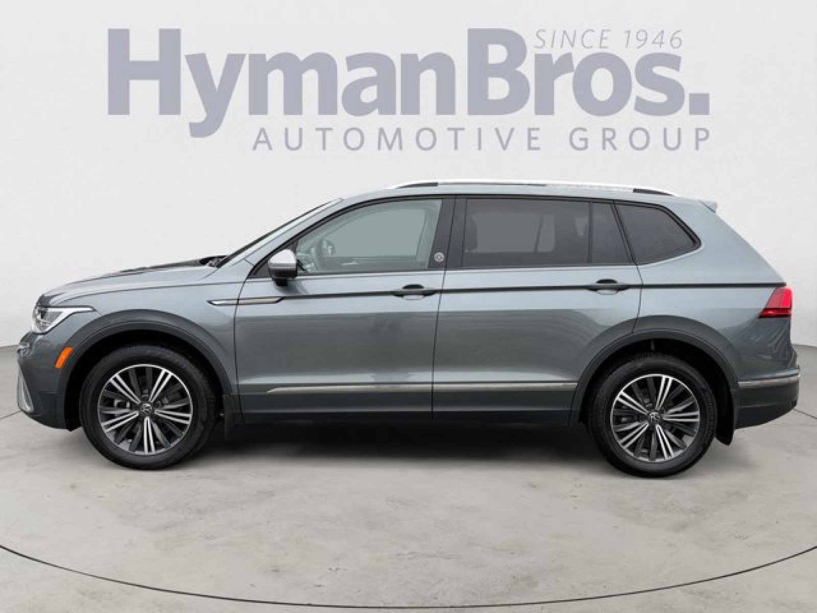 Used 2024 Volkswagen Tiguan Wolfsburg Edition image 6