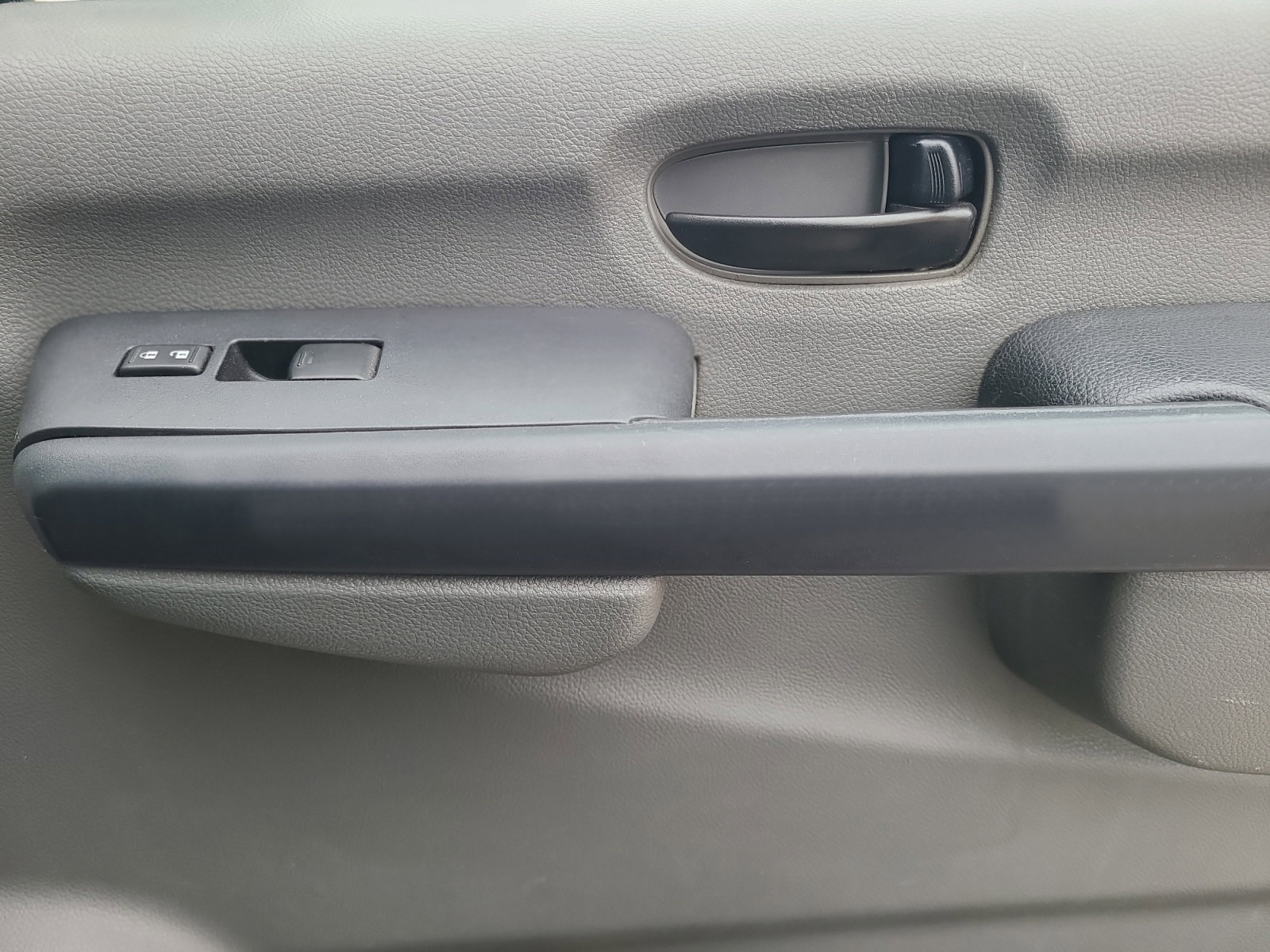 Used 2012 Nissan NV 2500 SV image 21