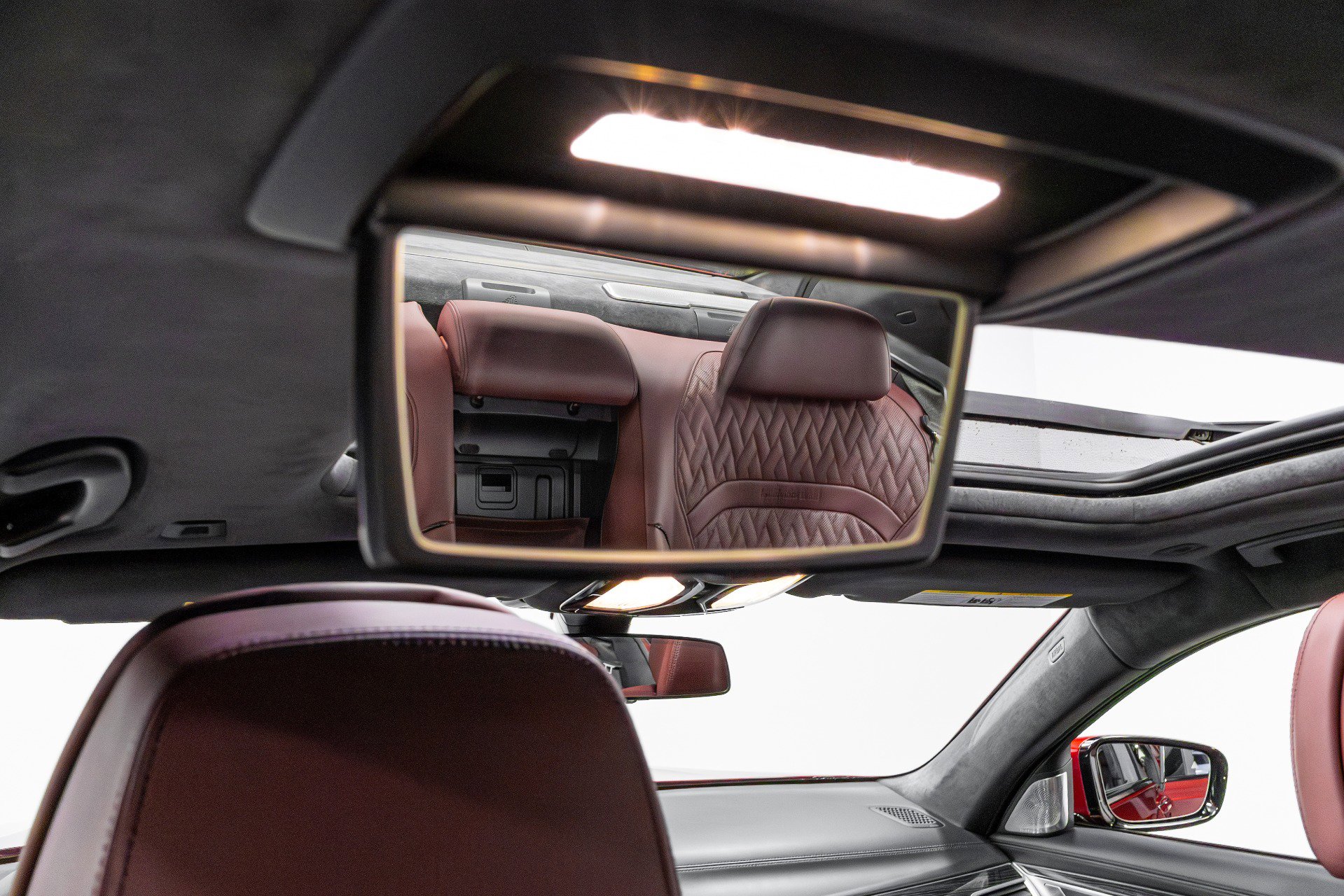 Used 2020 BMW 750i xDrive w/ Executive Package image 26