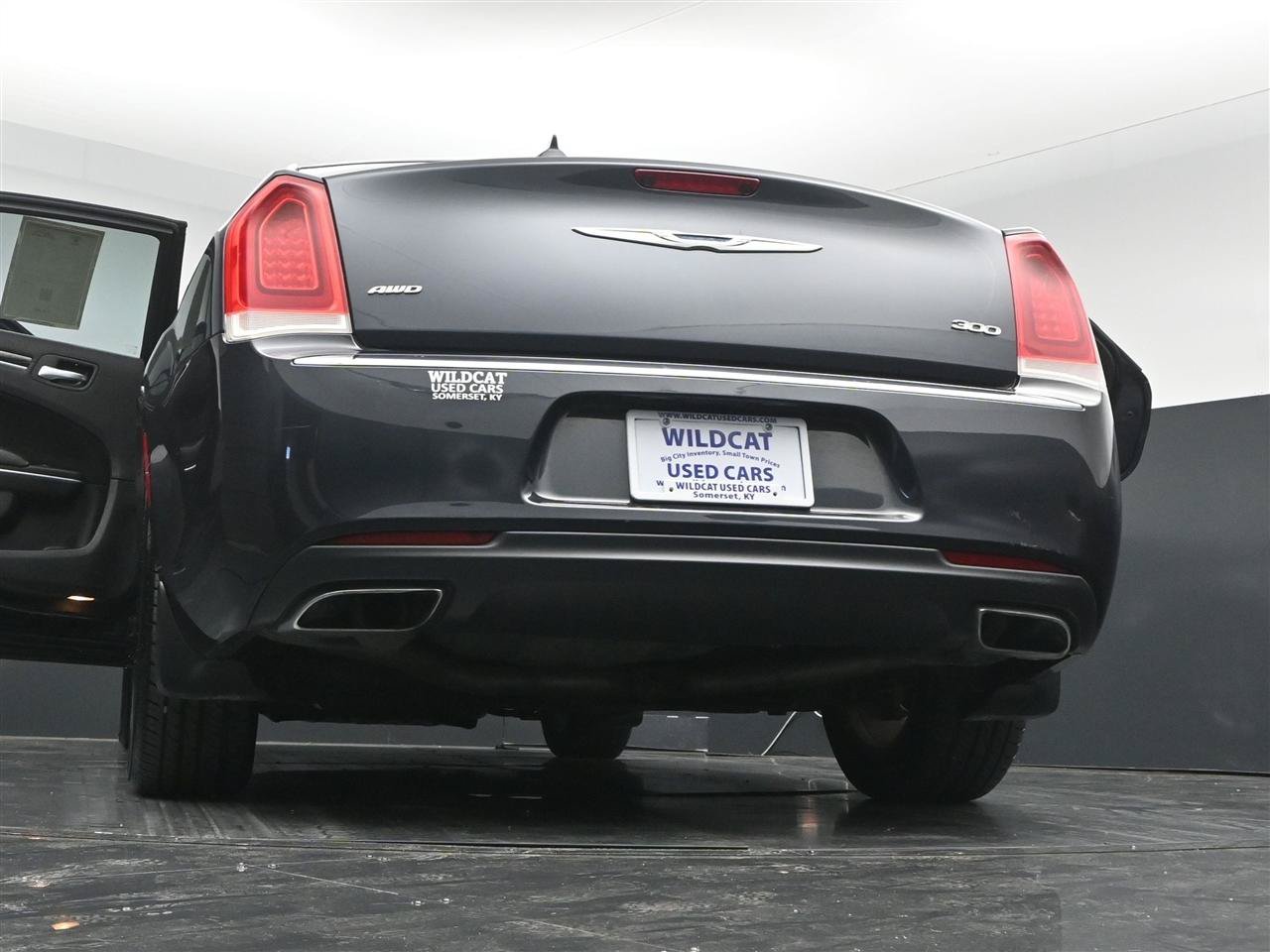 Used 2017 Chrysler 300 Limited w/ Value Package AWD/4WD image 40
