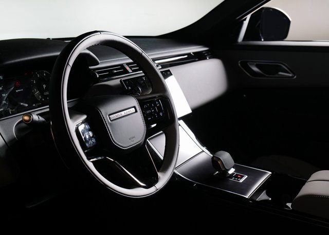 New 2026 Land Rover Range Rover Velar Dynamic SE AWD/4WD image 17