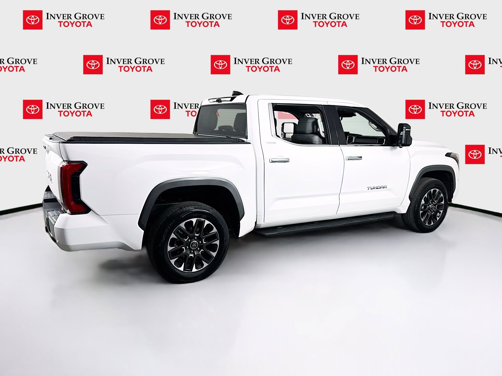 Used 2023 Toyota Tundra Limited AWD/4WD image 5