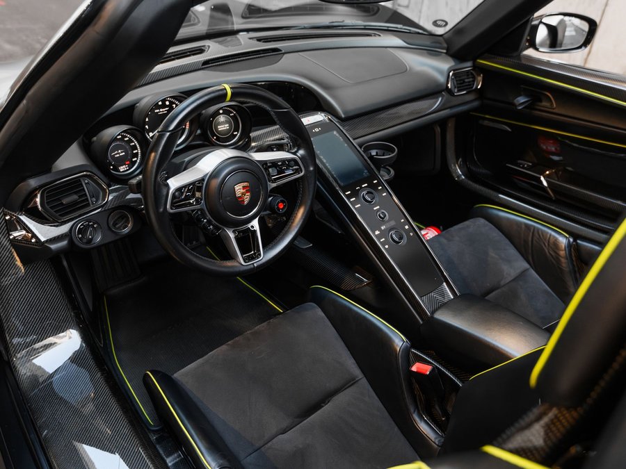 Used 2015 Porsche 918 Spyder AWD/4WD image 16