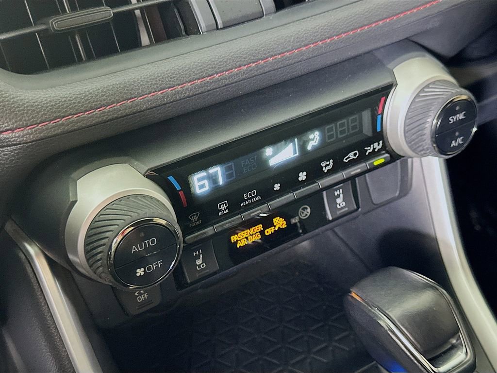 Used 2022 Toyota RAV4 SE w/ Weather & Moonroof Package image 25