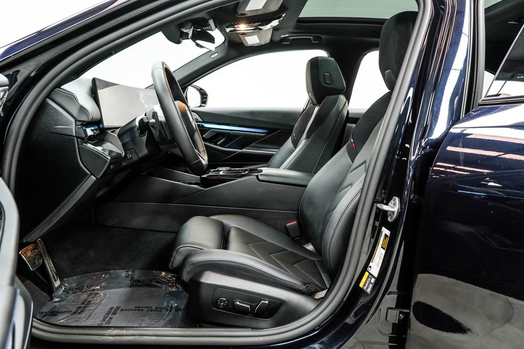 Used 2026 BMW 550e xDrive image 16