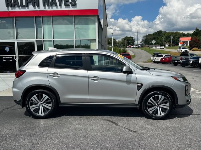 Used 2025 Mitsubishi Outlander Sport ES AWD/4WD image 2