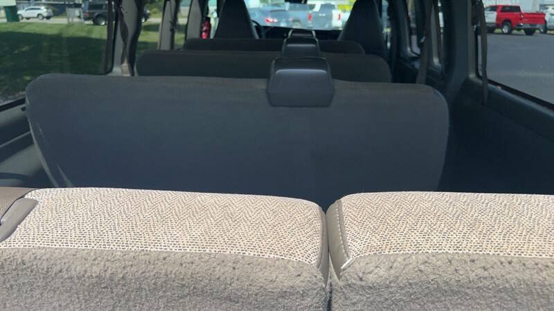Used 2018 Chevrolet Express 3500 LT w/ LT Preferred Equipment Group RWD image 10