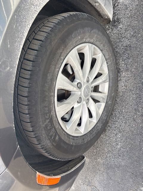 Used 2017 Chrysler Pacifica Touring-L image 2