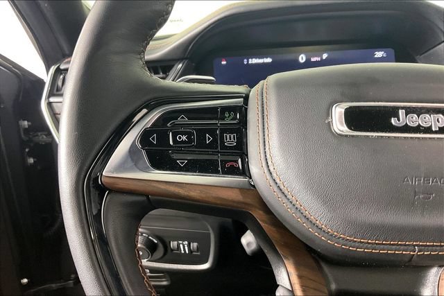 Used 2025 Jeep Grand Cherokee Summit w/ Obsidian Package AWD/4WD image 10