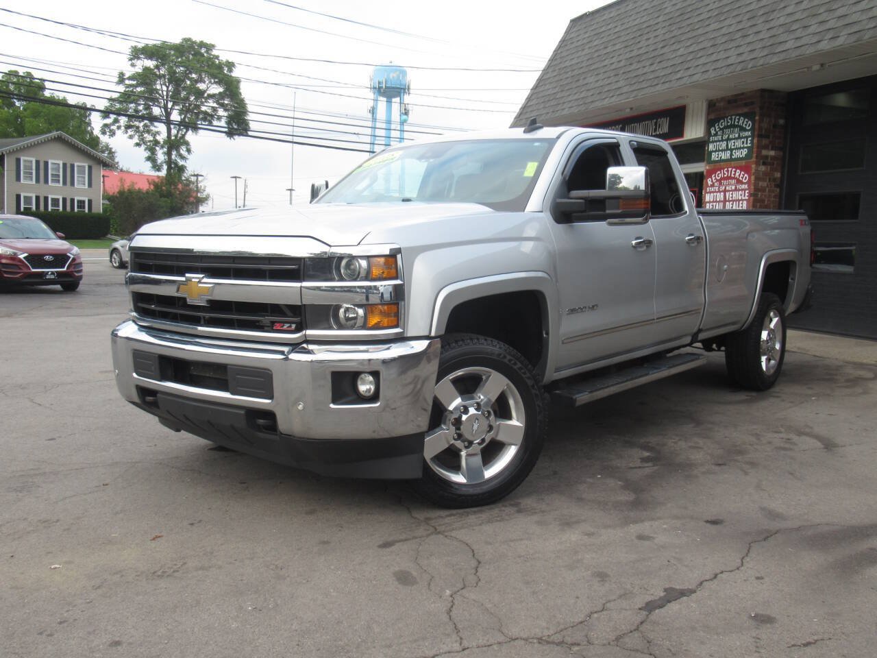 Used 2018 Chevrolet Silverado 2500 LTZ w/ Vortec Plus Package AWD/4WD image 32