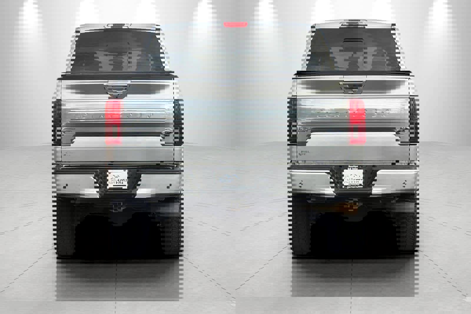 Used 2018 Ford F150 Platinum w/ Equipment Group 701A Luxury image 7