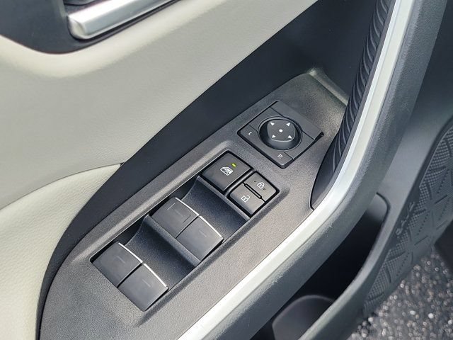 Used 2023 Toyota RAV4 XLE w/ Convenience Package AWD/4WD image 18
