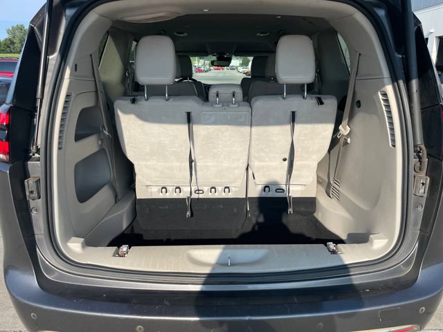 Used 2021 Chrysler Pacifica Touring-L FWD image 32