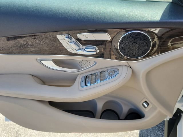 Used 2022 Mercedes-Benz GLC 300 image 23