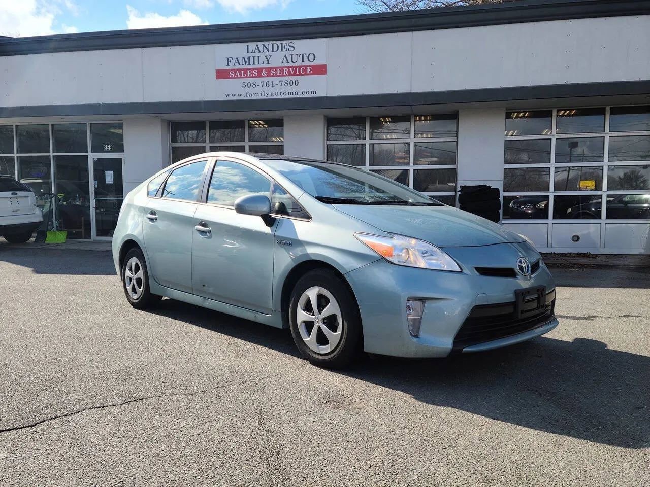 Used 2014 Toyota Prius Three w/ Solar Roof Package image 37
