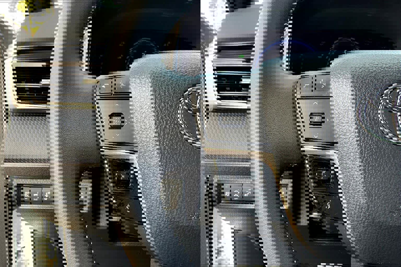 Certified 2025 Toyota Camry SE w/ Multimedia Upgrade Package image 23