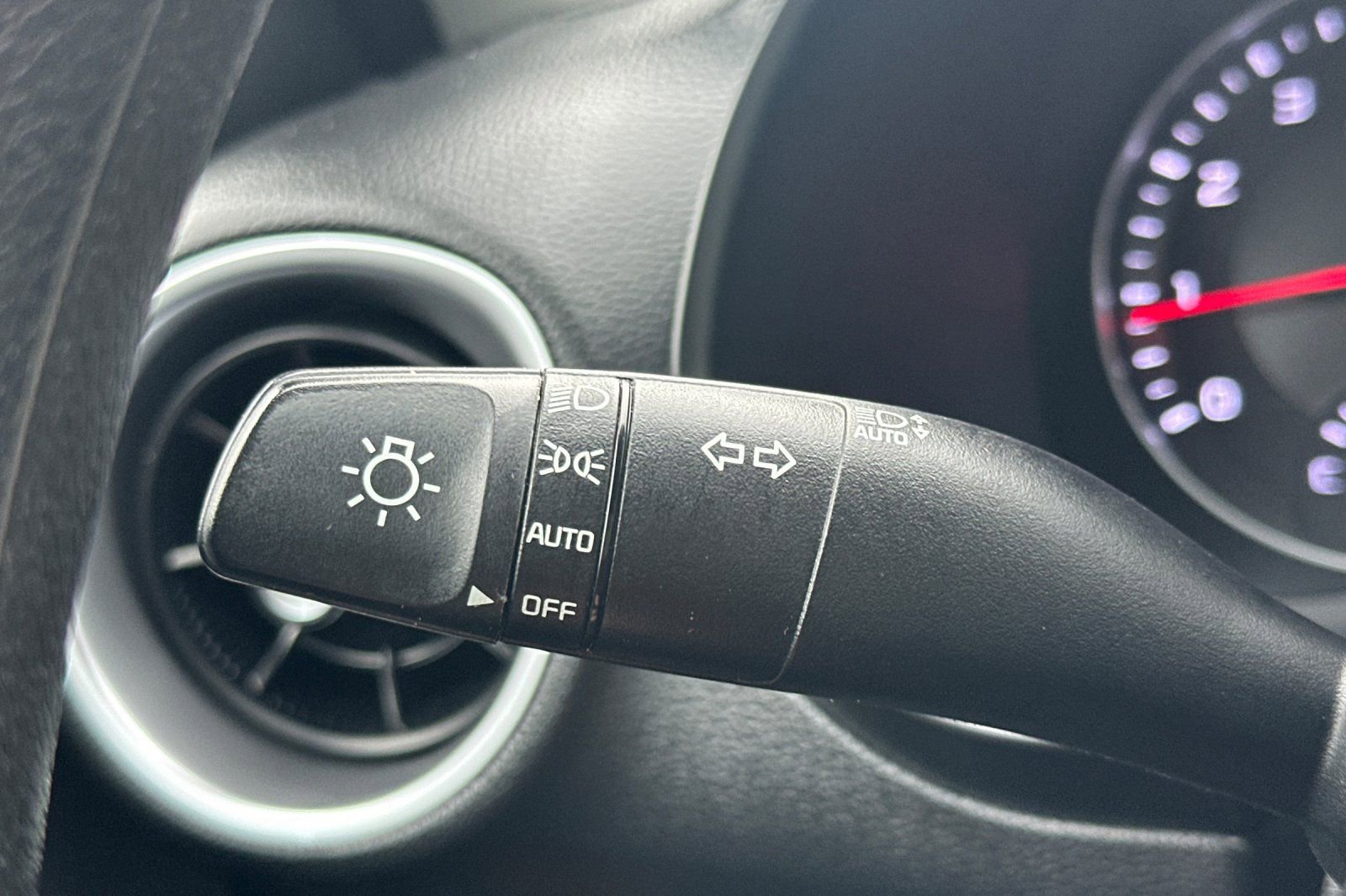 Certified 2023 Kia Forte LXS w/ LXS Technology Package image 35