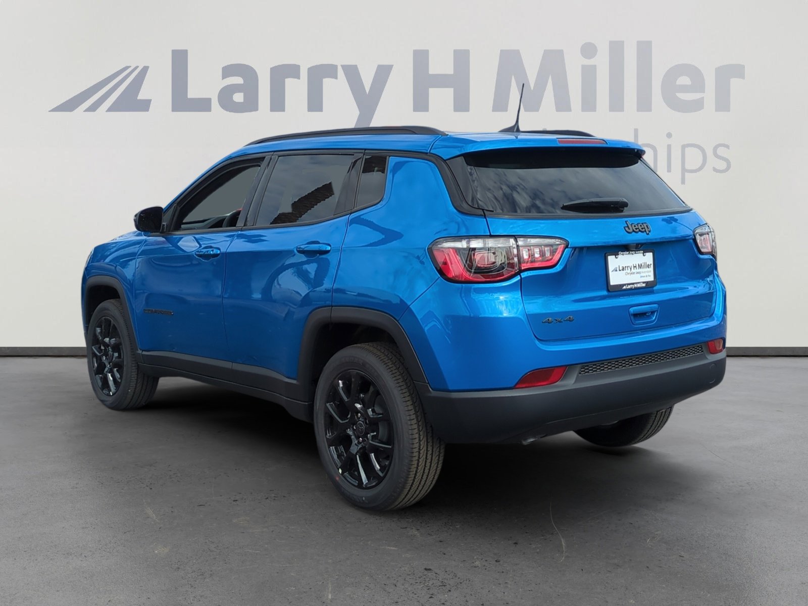 New 2026 Jeep Compass Latitude image 3