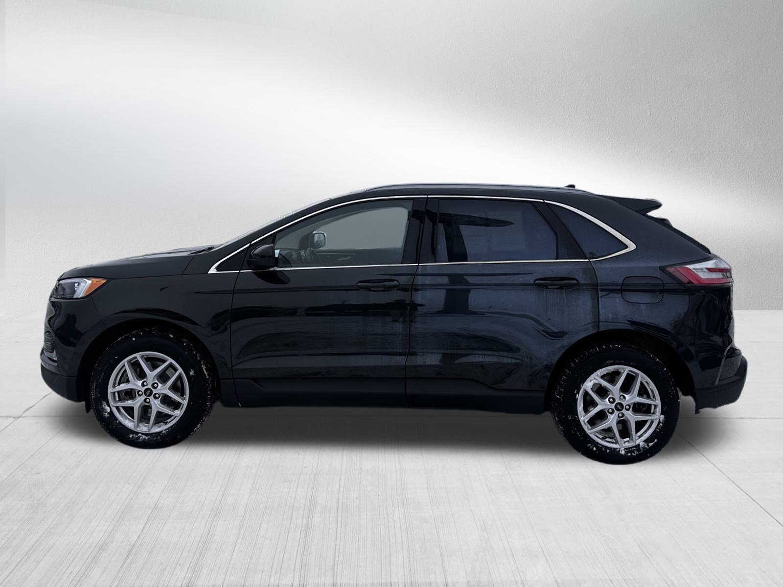 Certified 2024 Ford Edge SEL w/ Convenience Package image 4