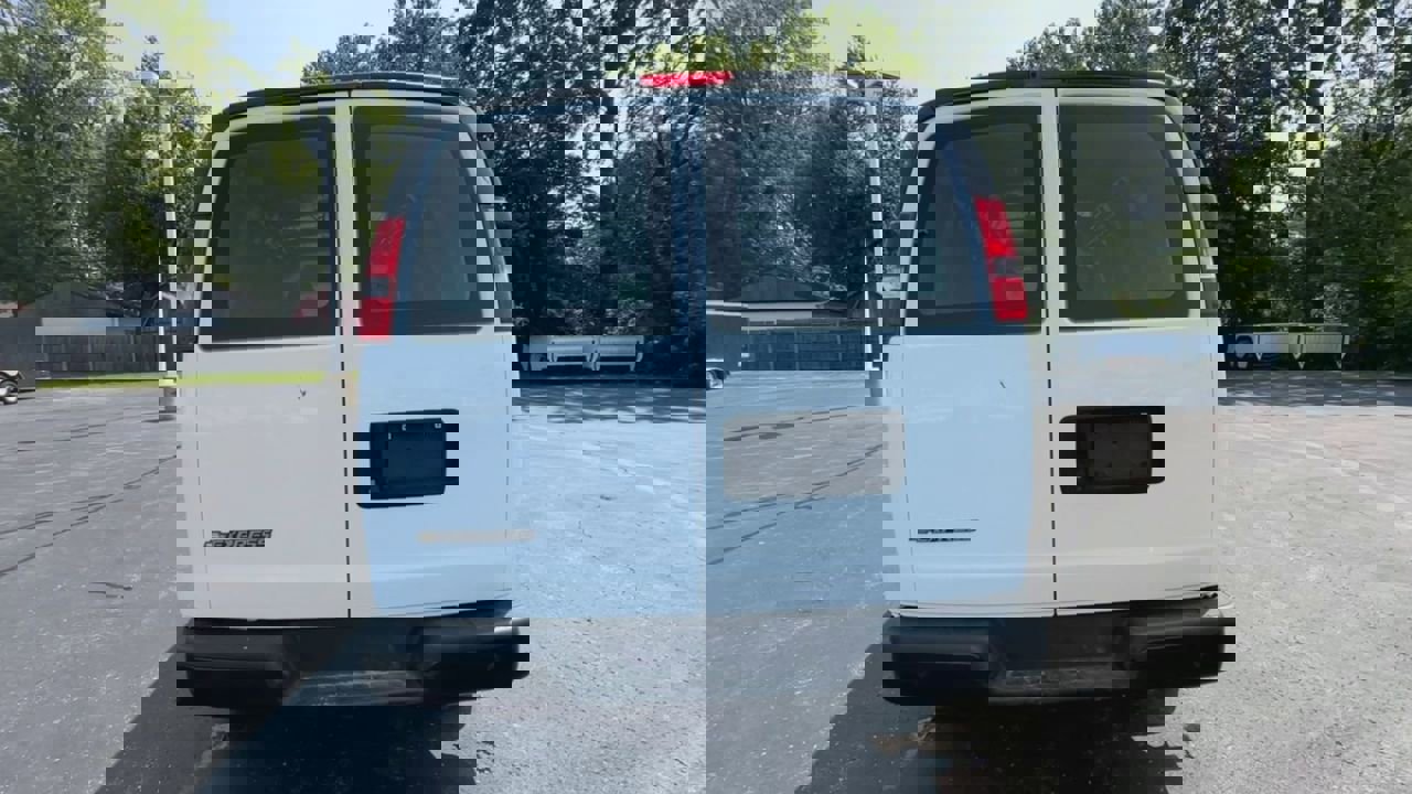 Used 2020 Chevrolet Express 2500 Extended image 7