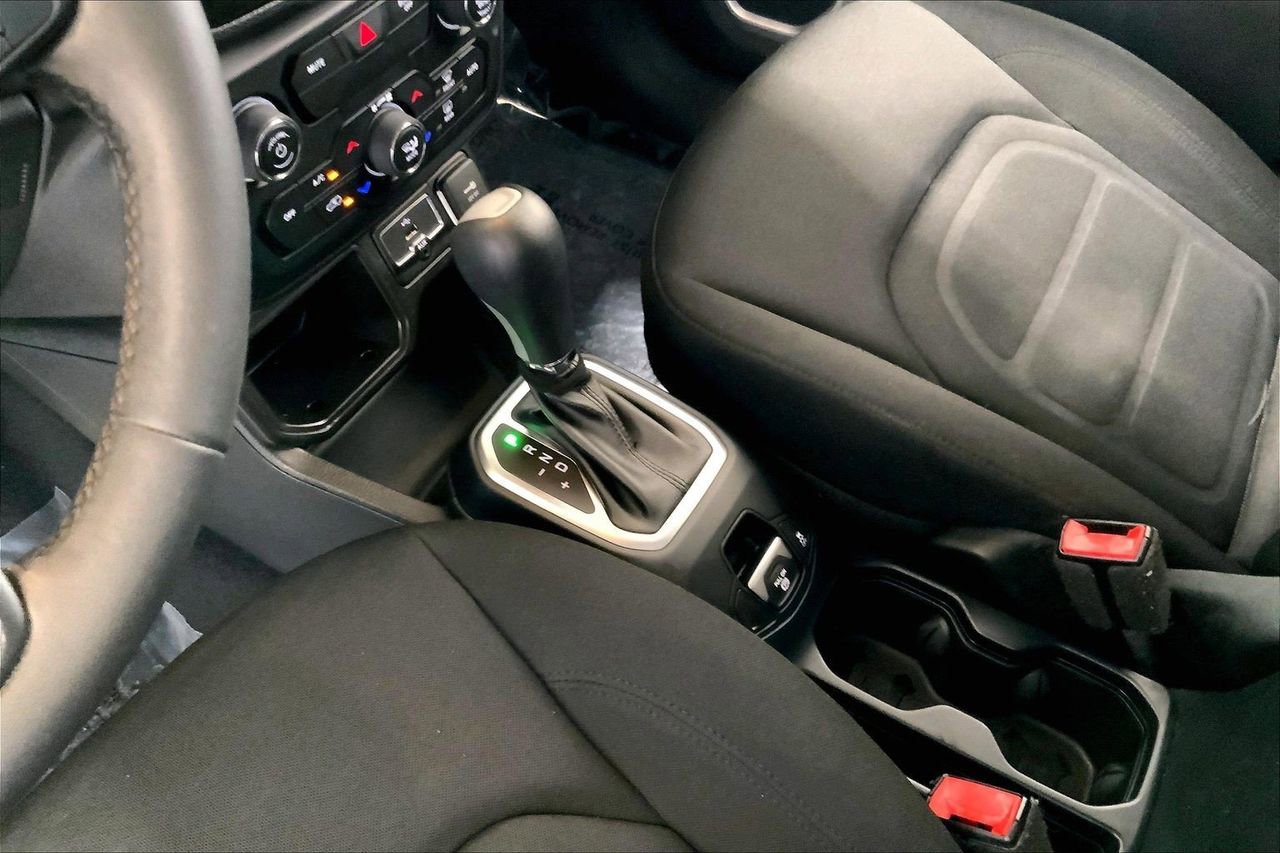 Used 2020 Jeep Renegade Latitude image 17
