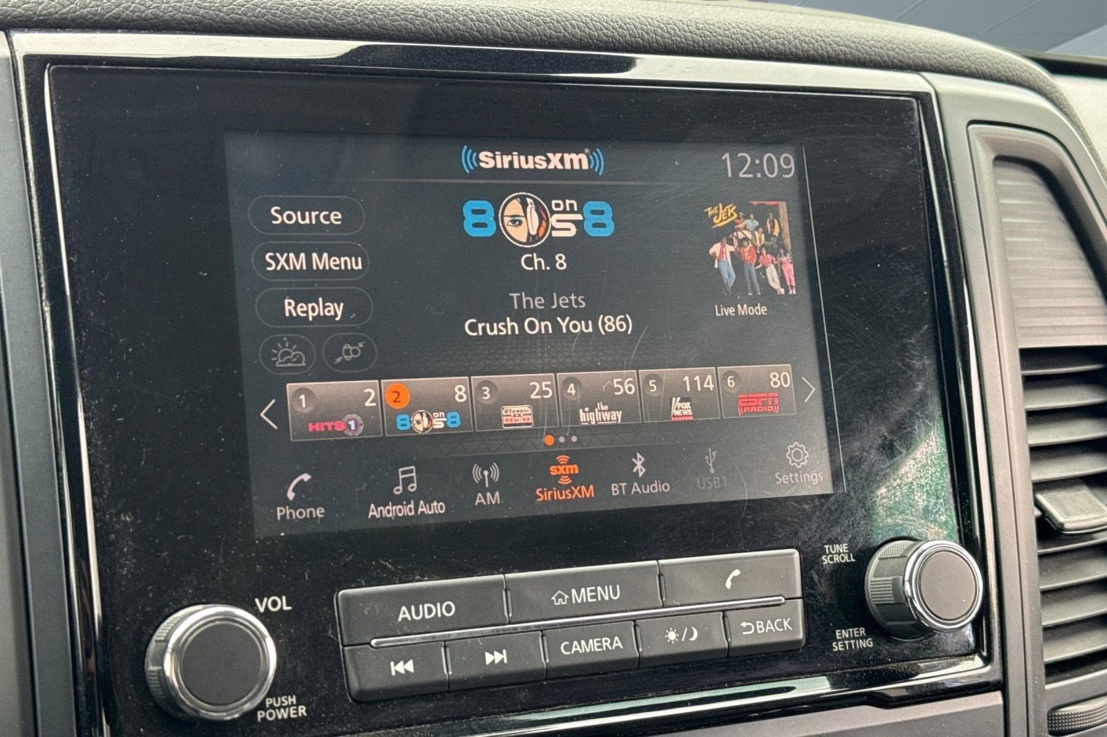 Used 2023 Nissan Titan SV image 22