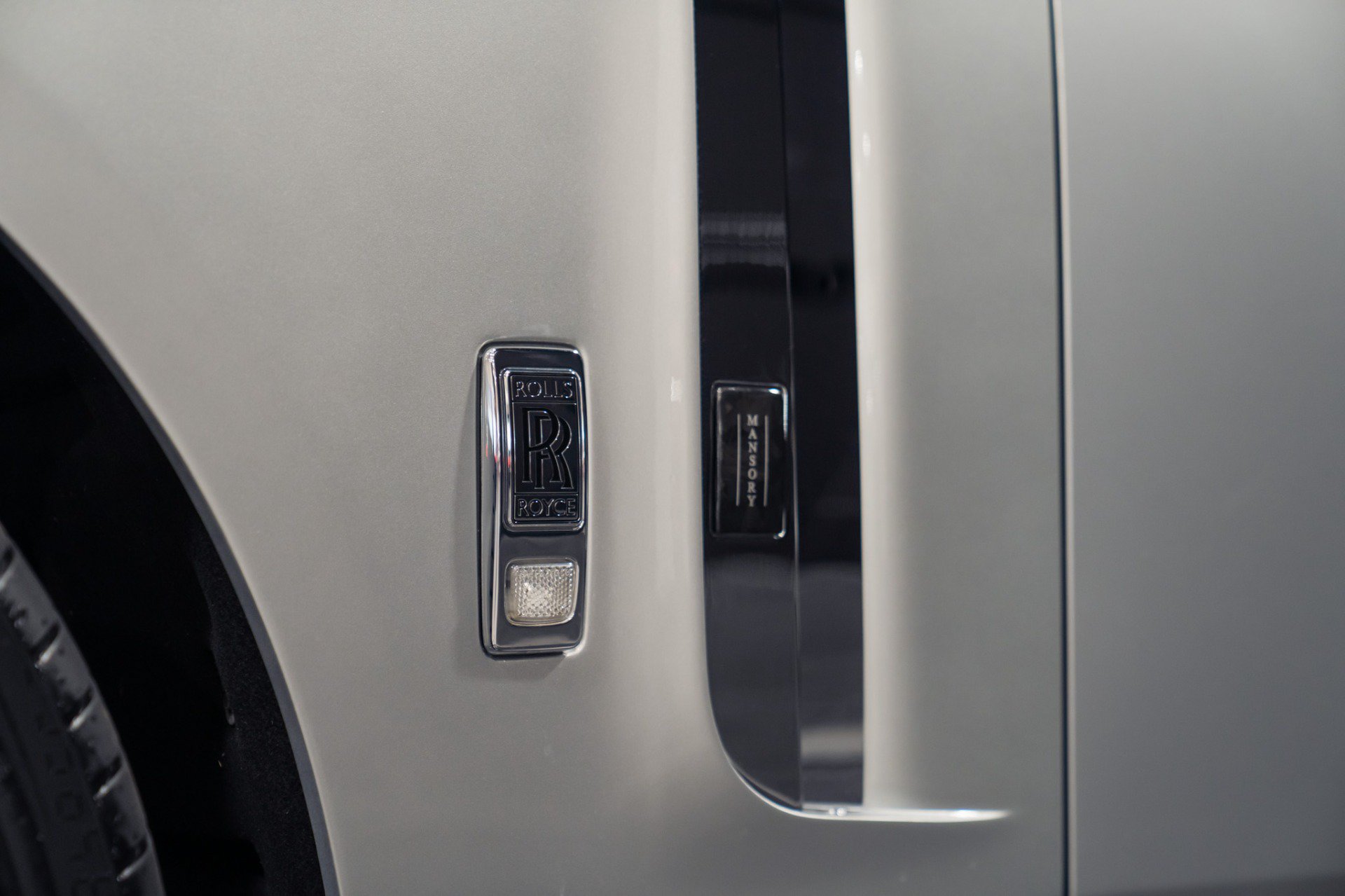 Used 2020 Rolls-Royce Phantom Sedan RWD image 34