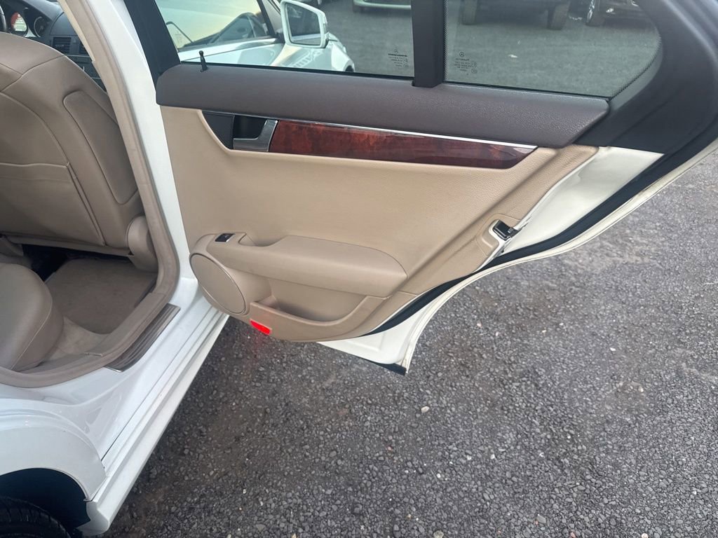 Used 2011 Mercedes-Benz C 300 4MATIC Sedan image 47