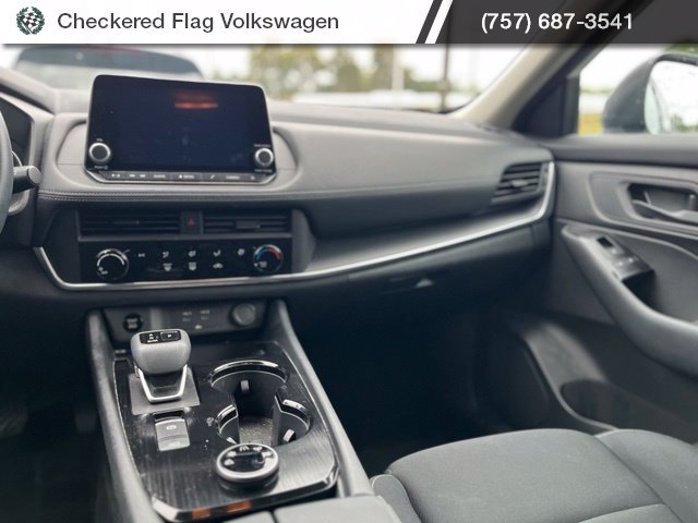 Used 2024 Nissan Rogue S AWD/4WD image 31