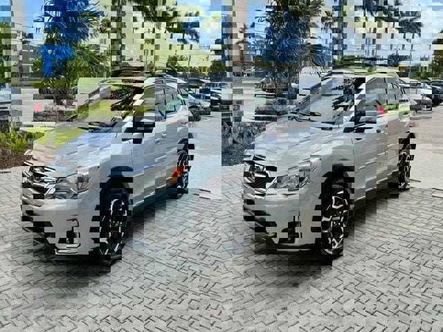 Used 2017 Subaru Crosstrek 2.0i Limited image 3