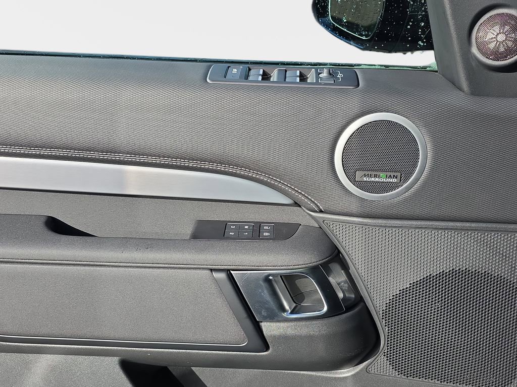 New 2026 Land Rover Discovery Limited Edition AWD/4WD image 28