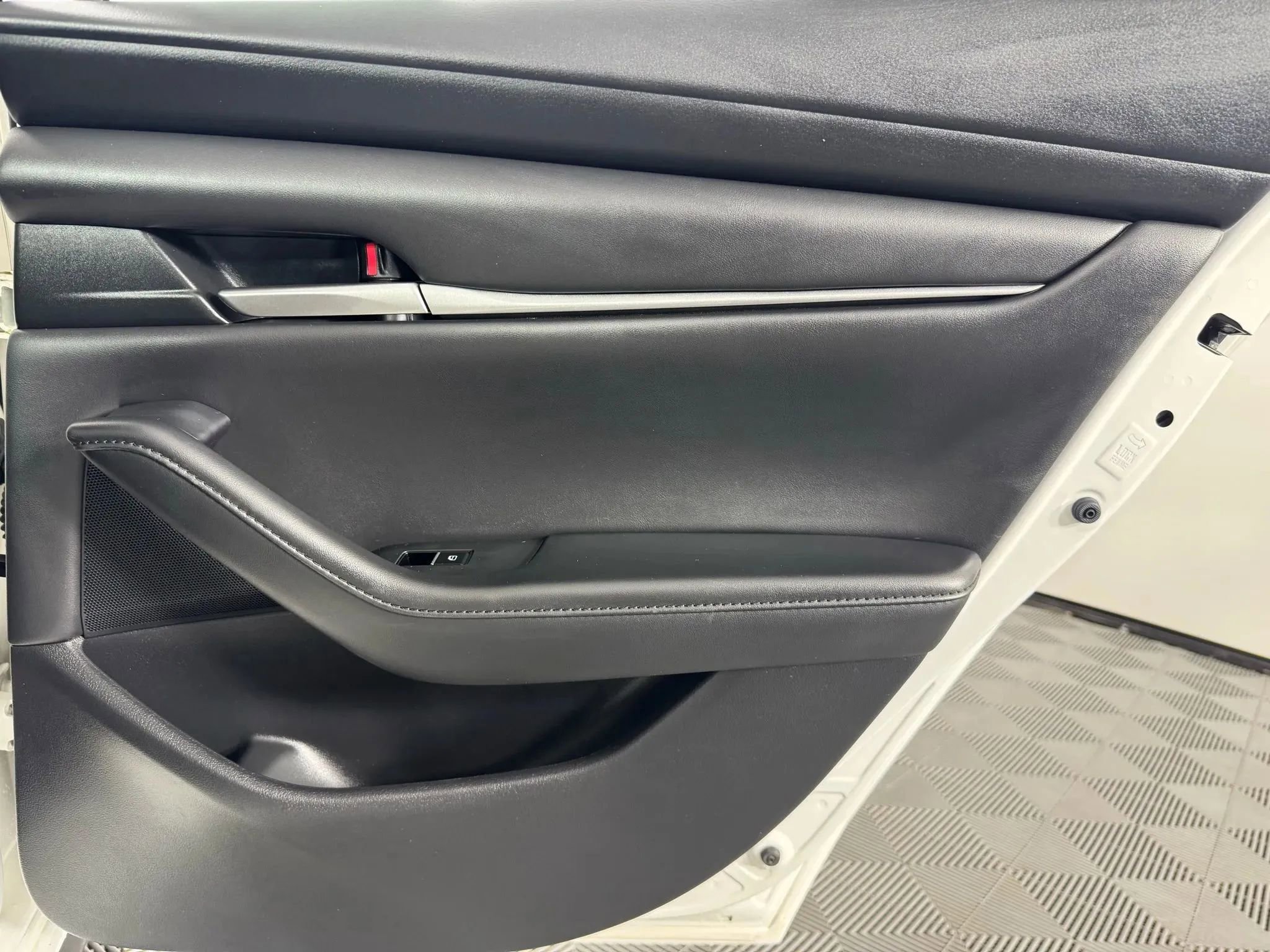 Used 2023 MAZDA MAZDA3 s FWD image 40