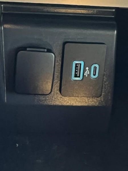 Used 2021 Ford Explorer XLT w/ Equipment Group 202A image 21